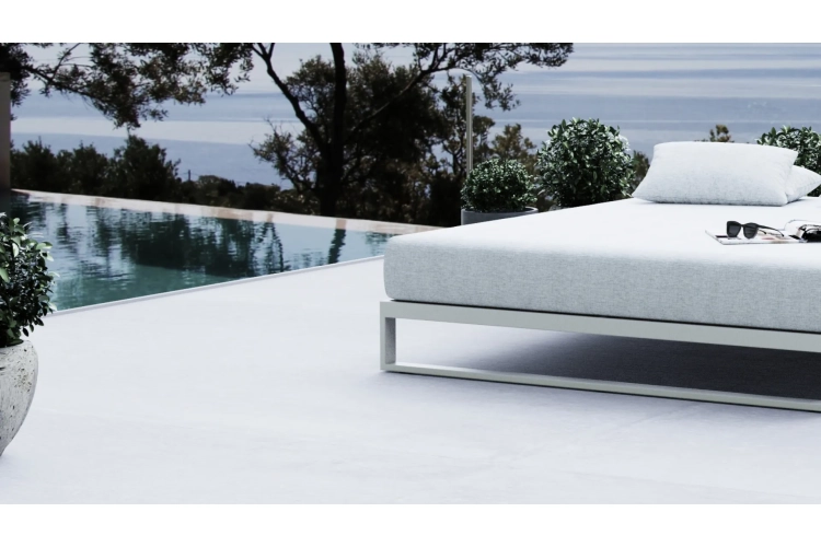 Leżanka ibiza w kolorze biała