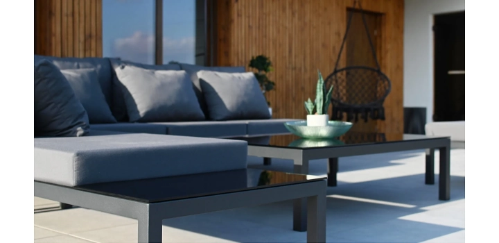 Meble ogrodowe almeria z ciemnymi blatami